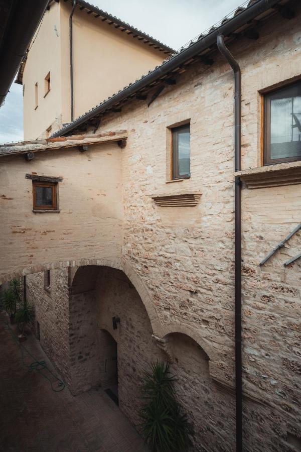 Affittacamere L'Alunno Foligno Exterior photo